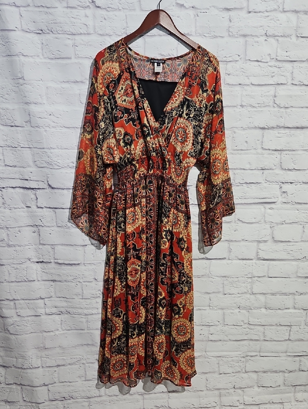 The Pyramid Collection Red Multi-Print V‑Neck Long Sleeve Maxi Dress